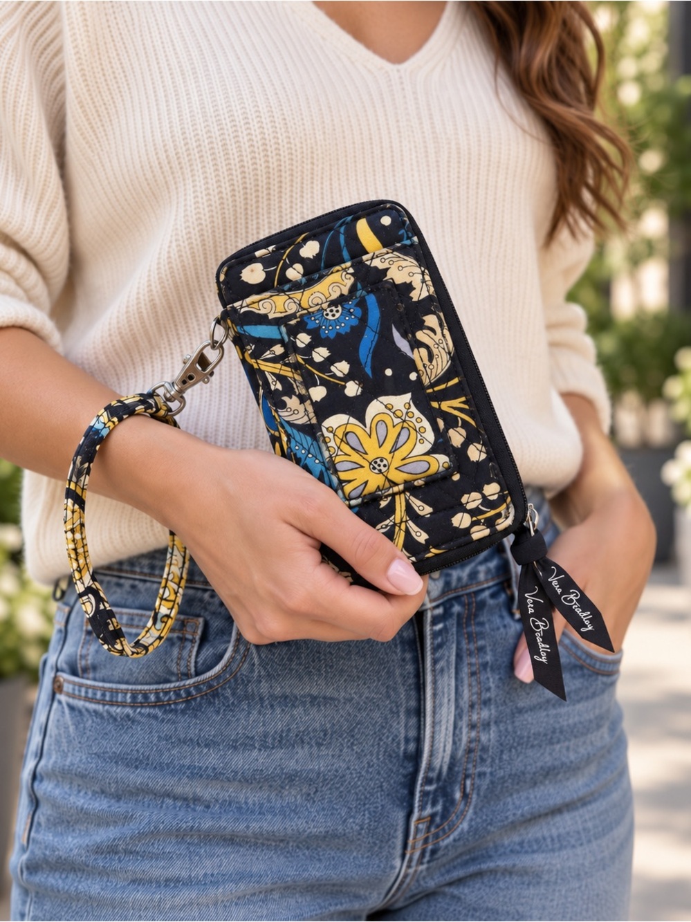 Vera Bradley Ellie Blue Elephant Wristlet Wallet Retired NWOT Zip Around